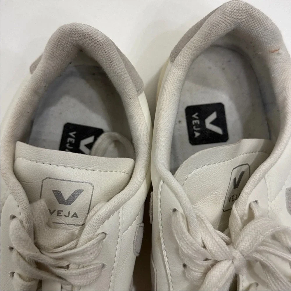 Veja Men’s Campo Grey White sneakers size 7